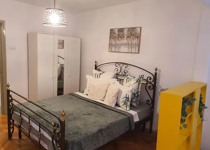 Apartment Yellow - Calea Victoriei *