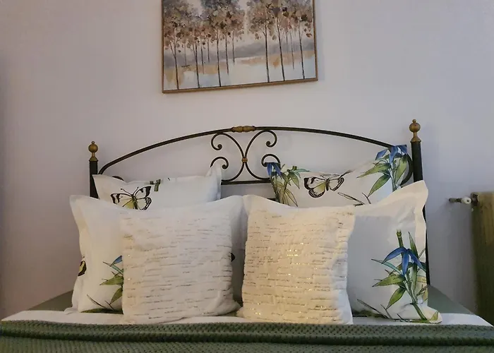 Yellow - Calea Victoriei 부쿠레슈티