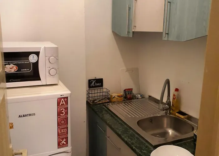 Yellow - Calea Victoriei 부쿠레슈티