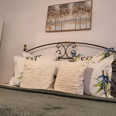 Yellow - Calea Victoriei *