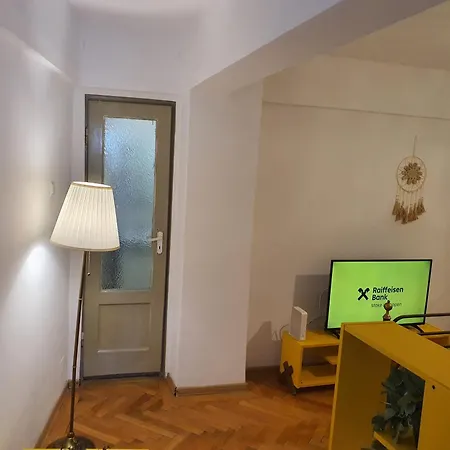 Yellow - Calea Victoriei Apartment