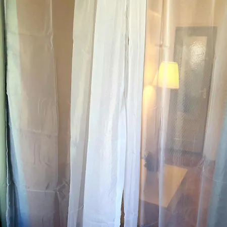 Yellow - Calea Victoriei *