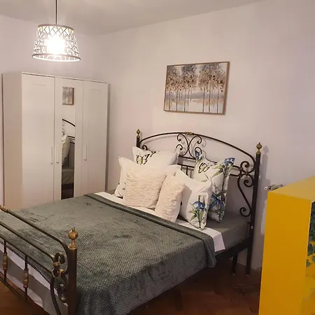 Apartment Yellow - Calea Victoriei *