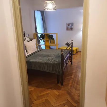 Apartment Yellow - Calea Victoriei Bucharest