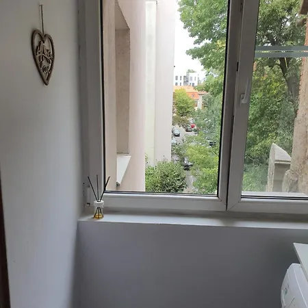 Yellow - Calea Victoriei *