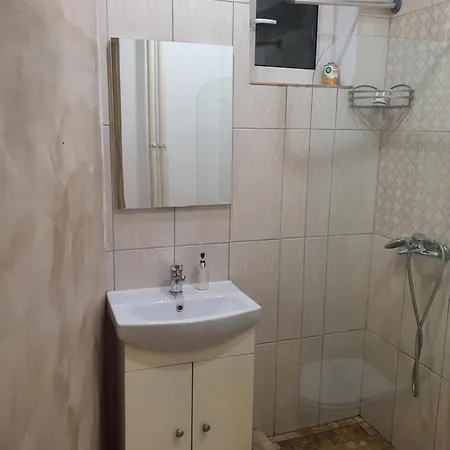 Yellow - Calea Victoriei *