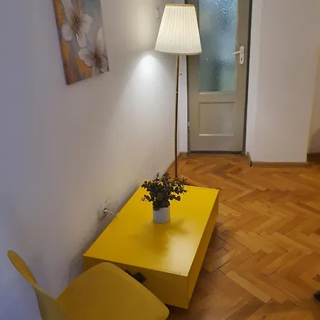 Yellow - Calea Victoriei Apartment