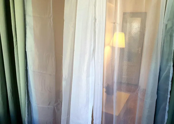 Yellow - Calea Victoriei *