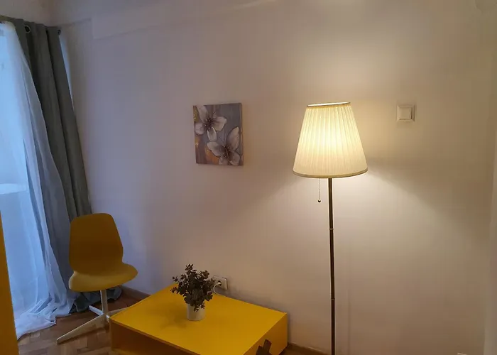 Yellow - Calea Victoriei Bucureşti