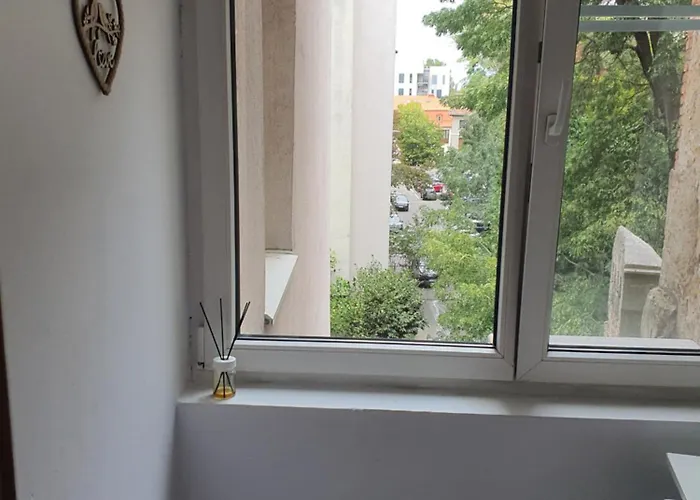 Yellow - Calea Victoriei *