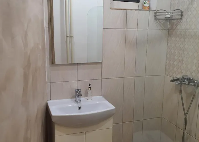 Yellow - Calea Victoriei *