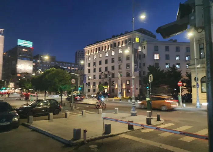 Yellow - Calea Victoriei Bucureşti