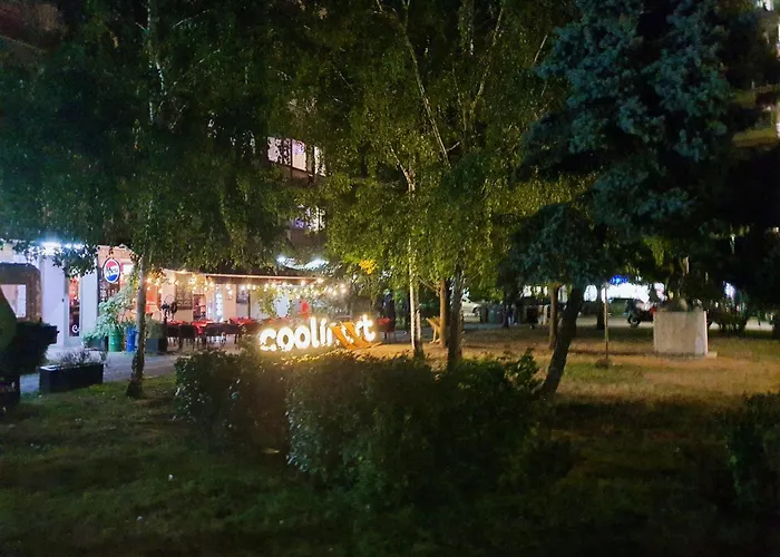 Yellow - Calea Victoriei * Bucureşti