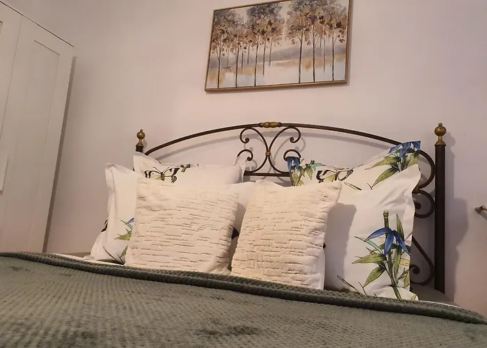 Yellow - Calea Victoriei *