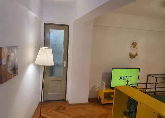 Yellow - Calea Victoriei Apartment