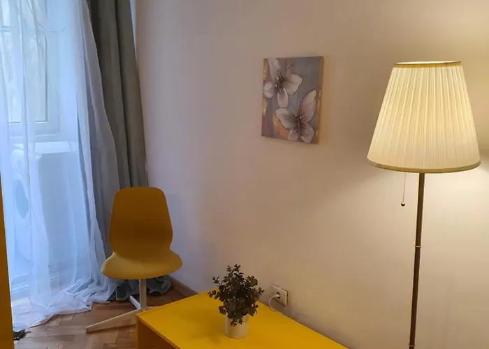 Yellow - Calea Victoriei *